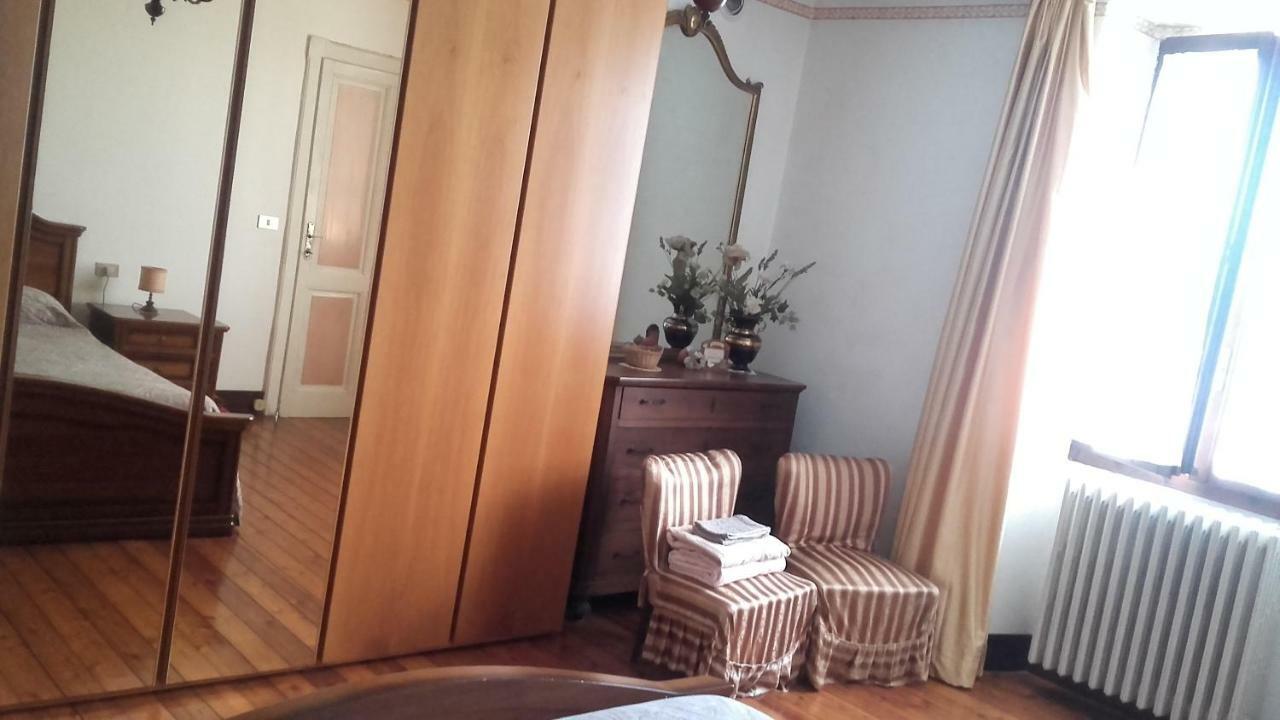 B&B Al Mutpron Casale Corte Cerro ภายนอก รูปภาพ